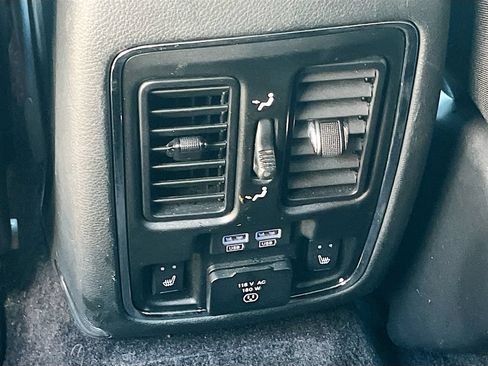 Used 2018 Jeep Grand Cherokee Limited AWD/4WD image 25
