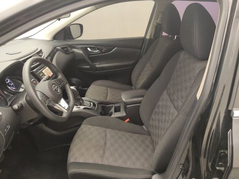 Used 2017 Nissan Rogue Sport SV FWD image 17