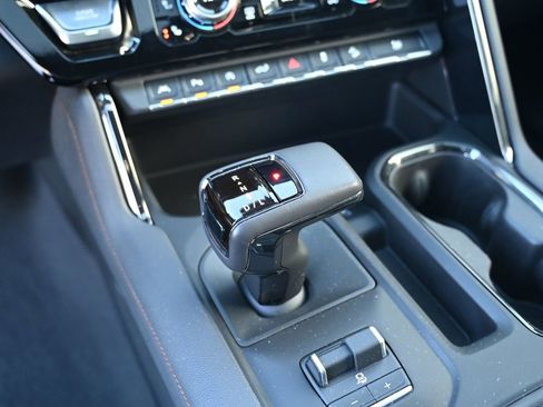 Used 2022 GMC Sierra 1500 AT4 w/ AT4 Premium Package image 31