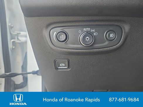 Used 2024 GMC Terrain SLT FWD image 29
