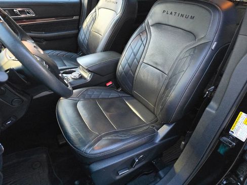 Used 2018 Ford Explorer Platinum image 29