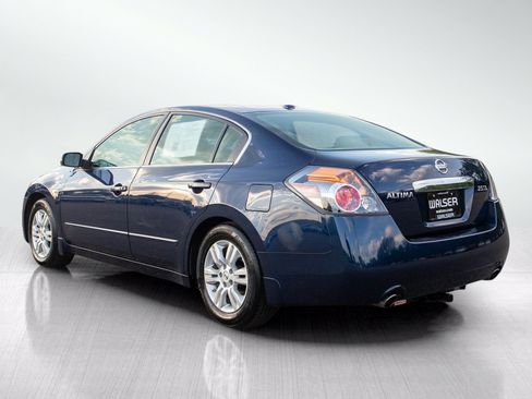 Used 2011 Nissan Altima 2.5 SL w/ 2.5SL Pkg FWD image 3