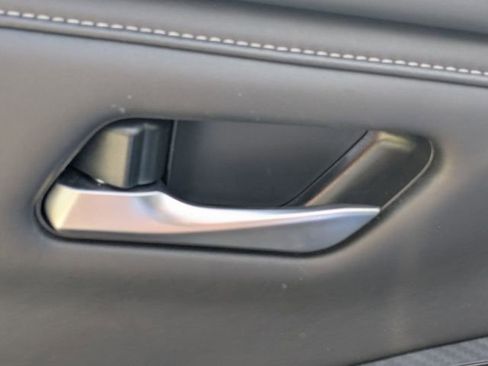 Used 2025 Nissan Sentra SV image 13