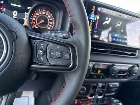 Used 2024 Jeep Wrangler Unlimited Rubicon image 15