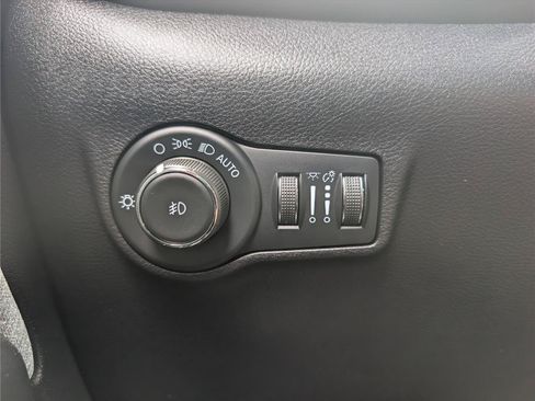 Used 2022 Jeep Compass Latitude AWD/4WD image 22