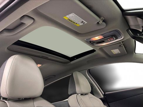 Certified 2022 Hyundai Elantra Limited w/ Preferred Accessory Package FWD image 26