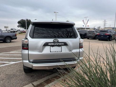 Used 2019 Toyota 4Runner TRD Off-Road image 29