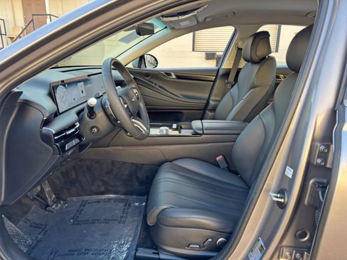Used 2025 Genesis G80 2.5T AWD/4WD image 15