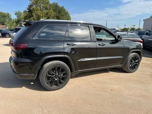 Used 2020 Jeep Grand Cherokee Limited RWD image 15