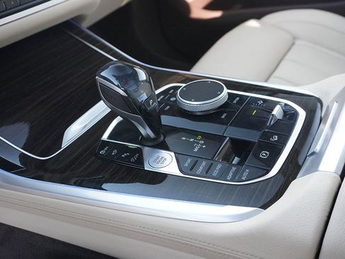 Used 2019 BMW X7 xDrive40i w/ Luxury Seating Package image 78