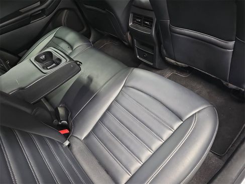 Used 2024 Ford Edge SEL image 11