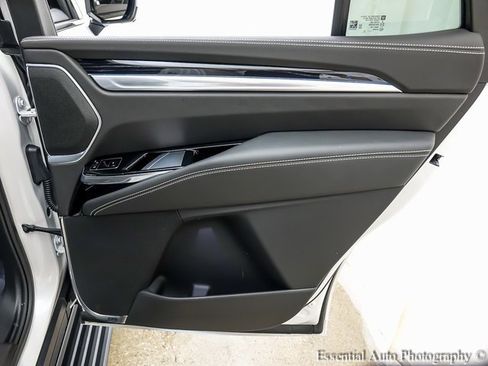 Certified 2025 Cadillac Escalade Sport image 28