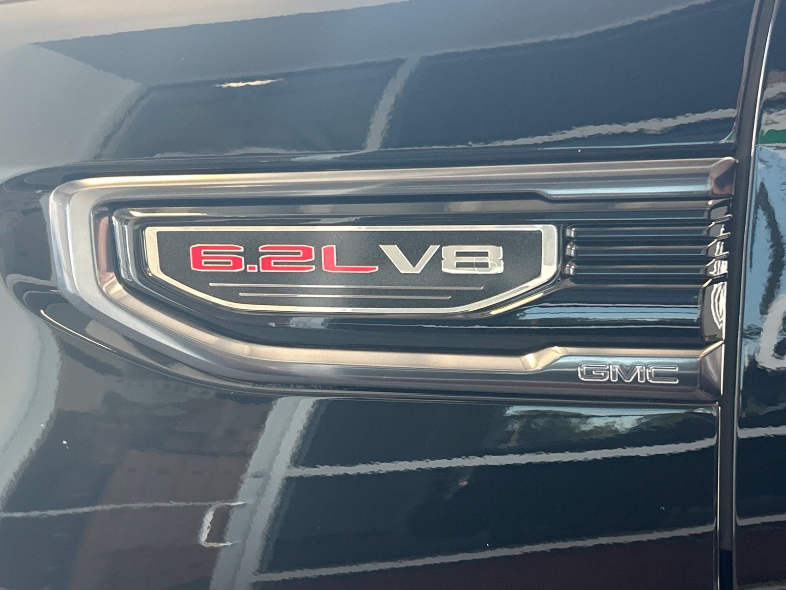 Used 2024 GMC Sierra 1500 AT4 w/ Technology Package AWD/4WD image 10