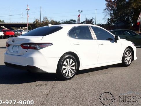 Used 2023 Toyota Camry LE image 5