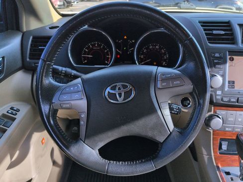 Used 2010 Toyota Highlander Limited AWD/4WD image 14