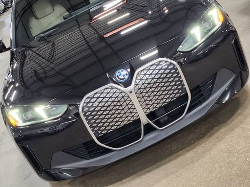 Used 2025 BMW i4 eDrive40 w/ Premium Package RWD image 19