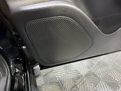 Used 2025 Nissan Rogue SV w/ SV Premium Package image 27