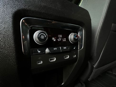 Used 2023 Chevrolet Tahoe Premier w/ Advanced Technology Package AWD/4WD image 28