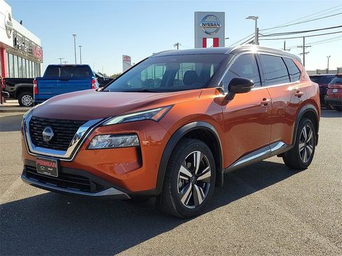 Used 2023 Nissan Rogue SL w/ SL Premium Package image 5