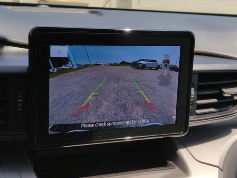 Certified 2023 Ford Explorer XLT RWD image 18
