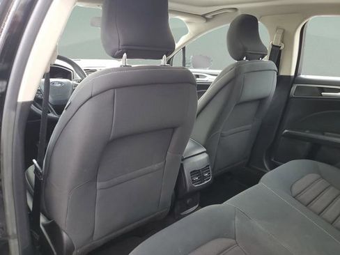 Certified 2018 Ford Fusion SE w/ Fusion SE Technology Package FWD image 11
