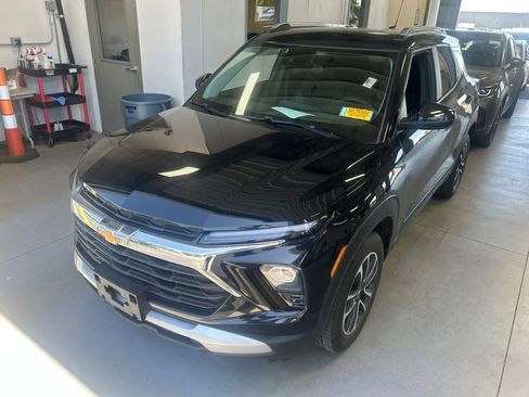 Used 2024 Chevrolet TrailBlazer LT w/ Driver Confidence Package FWD image 1