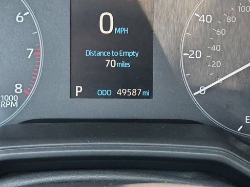 Certified 2025 Toyota Corolla LE FWD image 22
