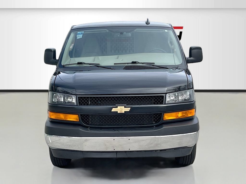 Used 2024 Chevrolet Express 2500 w/ Driver Convenience Package RWD image 2