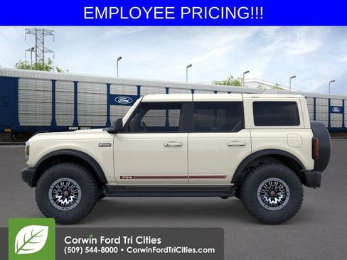 New 2026 Ford Bronco Outer Banks AWD/4WD image 4