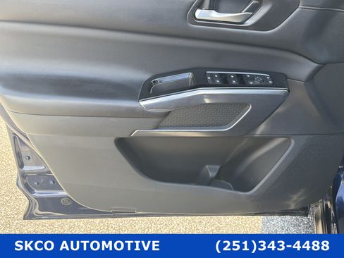 Used 2023 Nissan Pathfinder SL w/ SL Premium Package FWD image 12