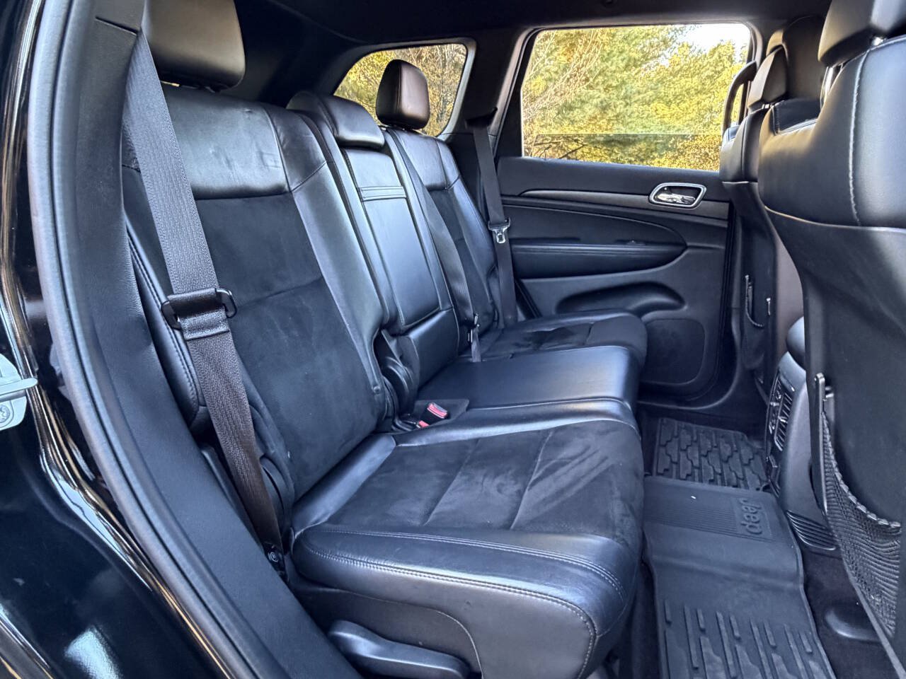 Used 2017 Jeep Grand Cherokee Altitude AWD/4WD image 29