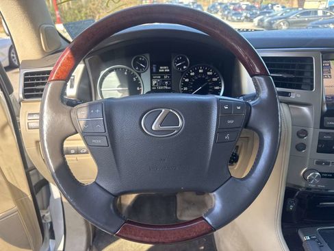 Used 2013 Lexus LX 570 4WD image 11