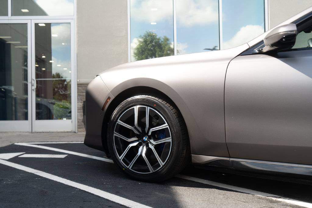 Used 2024 BMW i7 xDrive60 AWD/4WD image 18