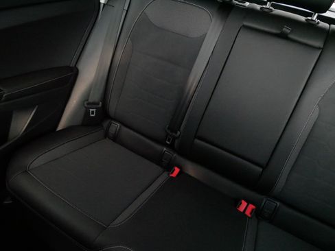 Certified 2025 Volkswagen Taos SE AWD/4WD image 12