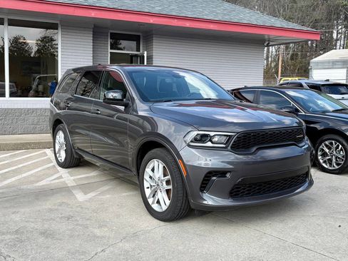Used 2023 Dodge Durango GT image 1