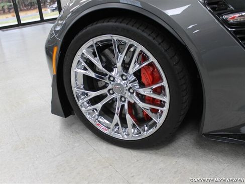 Used 2016 Chevrolet Corvette Z06 w/ 3LZ Preferred Equipment Group RWD image 20