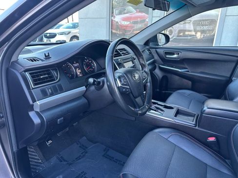 Used 2016 Toyota Camry SE image 12