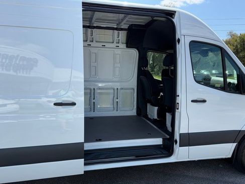 New 2025 Mercedes-Benz Sprinter 2500 image 10