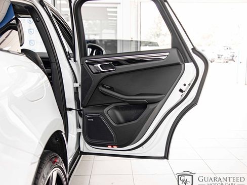 Used 2024 Porsche Macan S AWD/4WD image 42