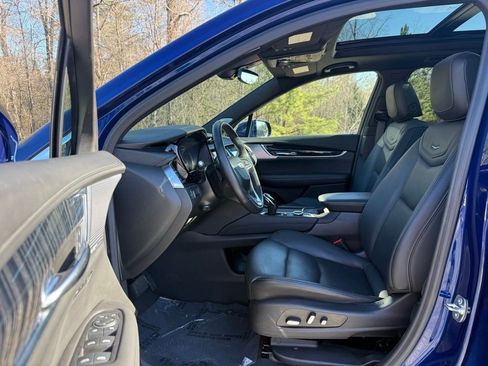 Certified 2025 Cadillac XT6 Premium Luxury image 26