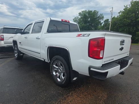 Used 2018 Chevrolet Silverado 1500 LTZ Z71 AWD/4WD image 2