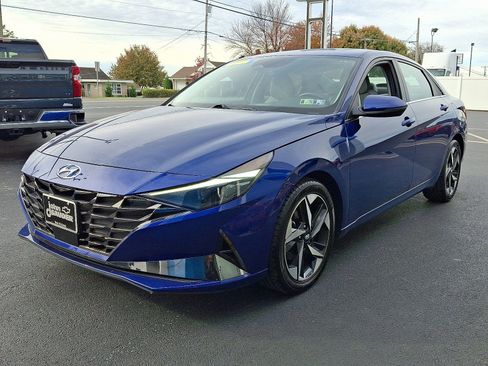Used 2023 Hyundai Elantra Limited image 3