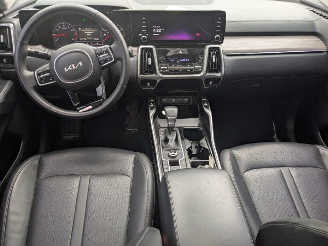 Used 2023 Kia Sorento EX w/ Panoramic Sunroof Package FWD image 16