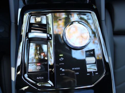 New 2026 BMW 530i xDrive 530i xDrive w/ M Sport Package image 32