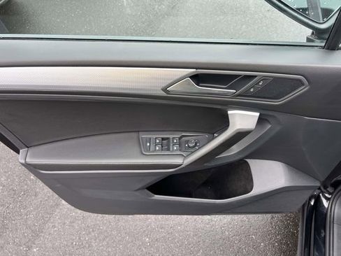 Used 2022 Volkswagen Tiguan S image 15