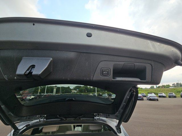 Used 2023 Buick Envision Avenir AWD/4WD image 38