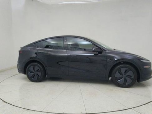 Used 2026 Tesla Model Y Long Range image 62