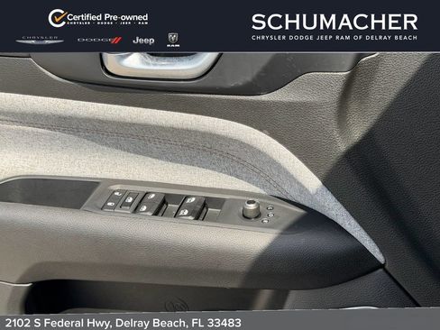 Used 2024 Jeep Compass Latitude AWD/4WD image 28