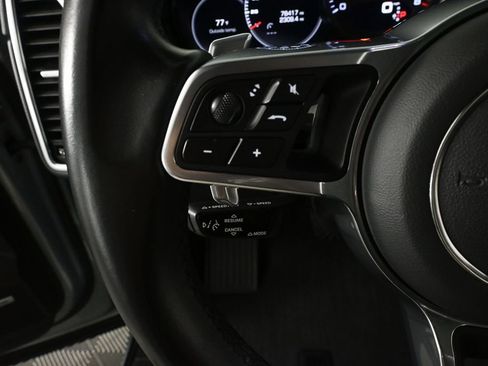 Used 2021 Porsche Cayenne AWD/4WD image 10