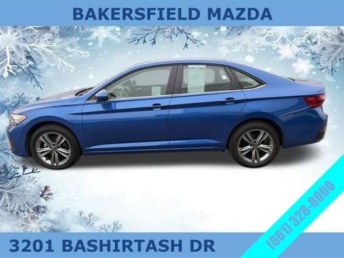 Used 2024 Volkswagen Jetta SE image 2